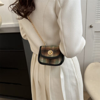 Plaid Retro Contrast Color Woolen Women's Shoulder Bag