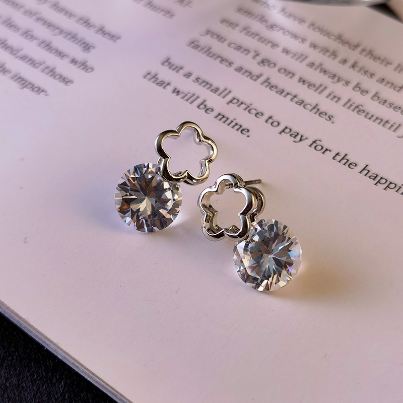 Round White Crystal Women's Sterling Silver Stud Earrings