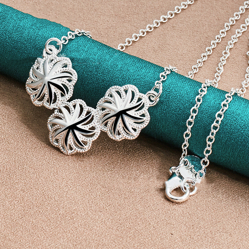 Silver Flower-shaped Hollow Pendant Necklace For Women
